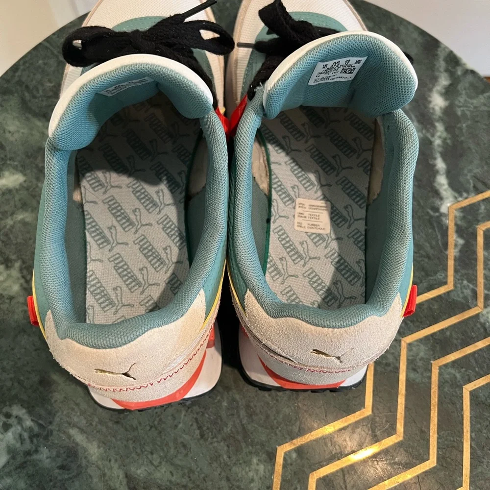 Puma White and Teal Sneakers - Picture 5 of 8